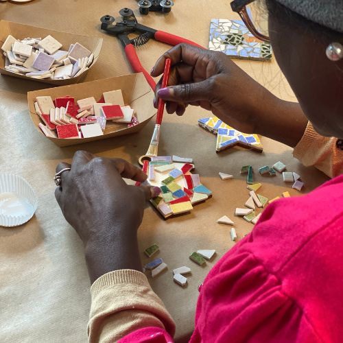 team-building- creatif-seminaire-entreprise-mosaique-fabrikable-paris