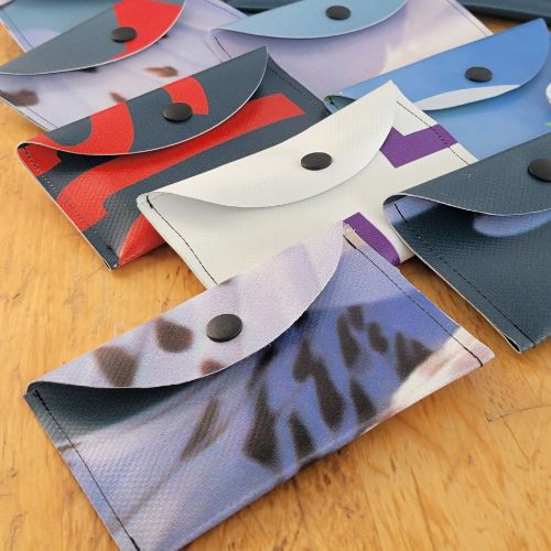 porte monnaie en bache publicitaire revalorisee upcycling goodies rse