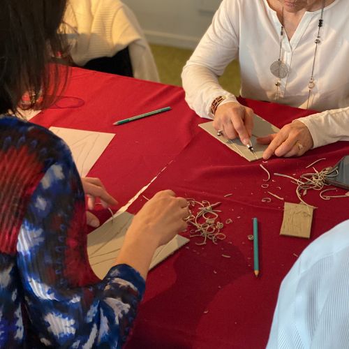 tableau collaboratif en equipe team building creatif atelier linogravure fabrikable